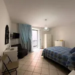 Victoryhouse * Naples